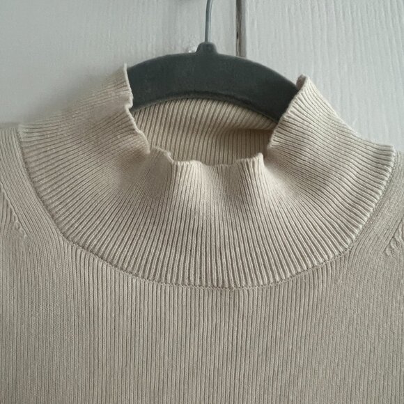 Banana Republic Mock Neck Sweater Tank, Cream, Sz S - Picture 2 of 7